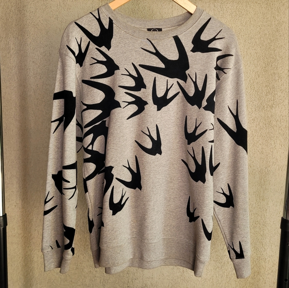 Alexander McQueen Gray Top with Black Graphic